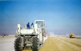 اختلاط خاک و آهک با مخلوط کن دوار اختلاط خاک و آهک با مخلوط کن دوار